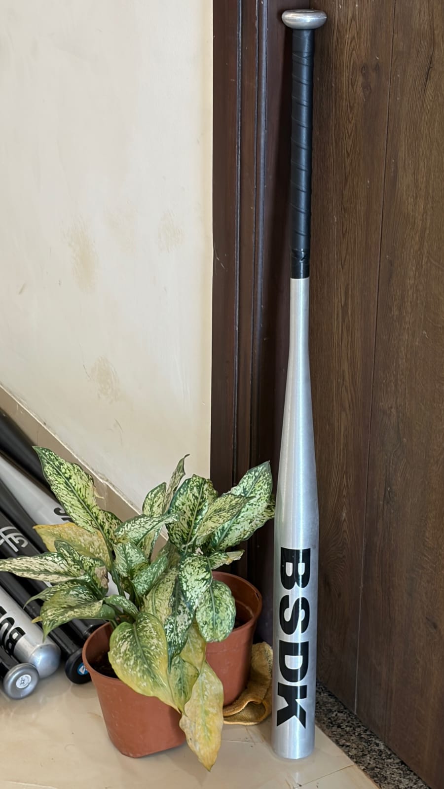 CUSTOMISE BASE BALL BAT PURE METAL WITH WEIGHT OF 1300 GRAM